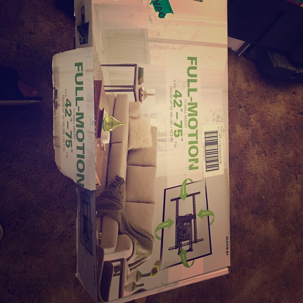 Full motion mount